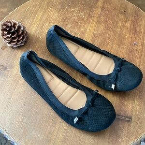 Kelly & Katie black ballet flats
